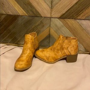 BOOTIES NWOT